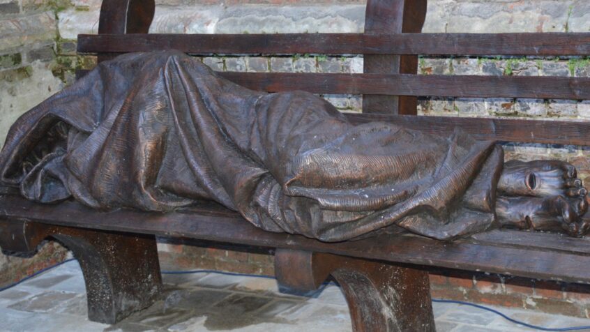 50 ans de Sant&rsquo;Egidio: une statue « Homeless Jesus » à Anvers