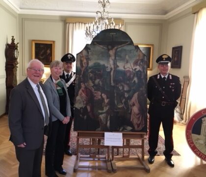 Mons : le tableau volé remis à la Fabrique Sainte-Waudru
