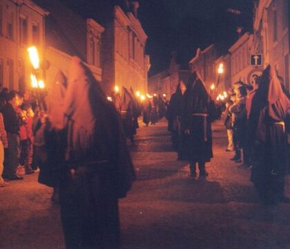 Procession mystérieuse ce Vendredi Saint à Lessines