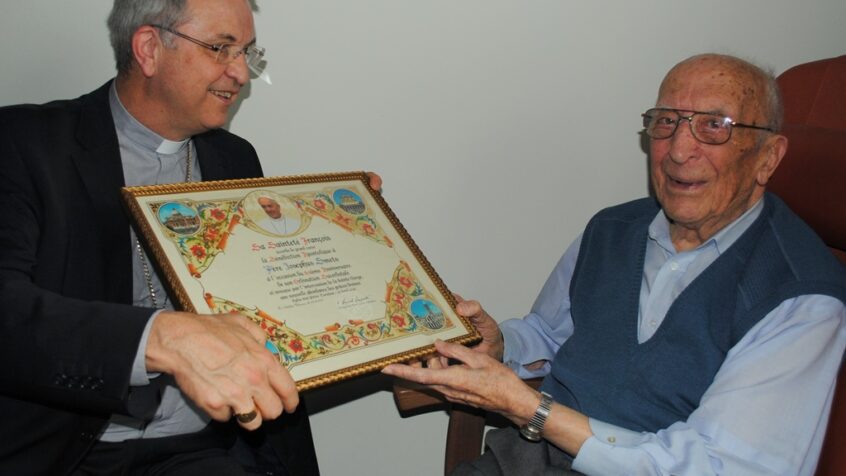 Bénédiction apostolique pour 80 ans d’ordination sacerdotale