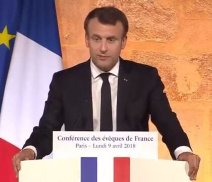 Le président Macron entend réparer le lien entre Eglise et Etat
