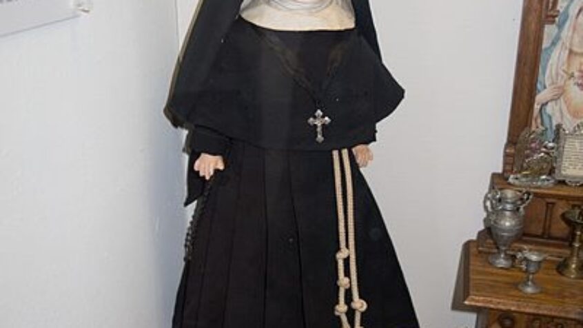 Les poupées religieuses: des musées aux mains des enfants