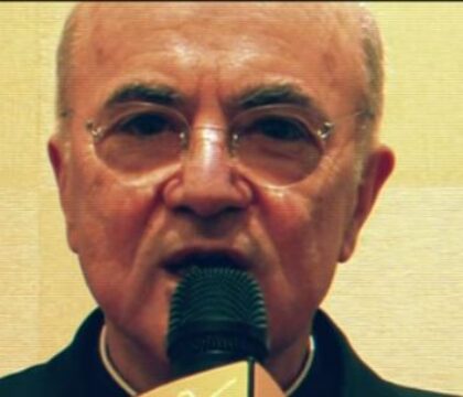 Benoît XVI ne commentera pas les propos de Mgr Viganò
