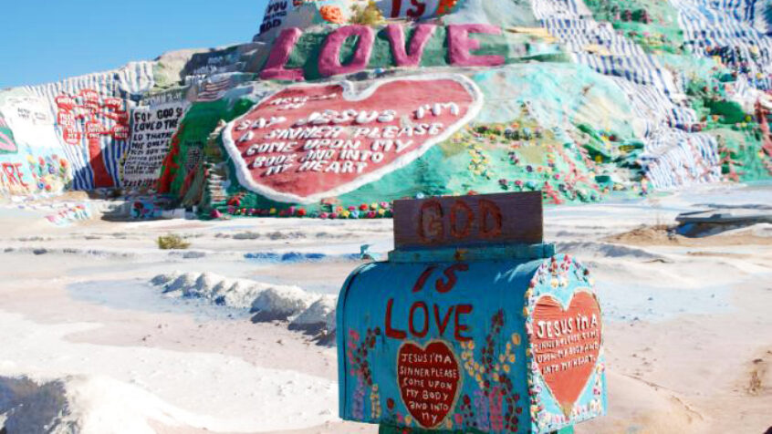 Salvation Mountain : L&rsquo;amour de Dieu, haut en couleur