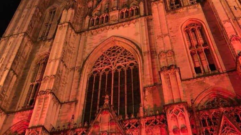 Bruxelles: une cathédrale rouge des martyrs du Proche-Orient