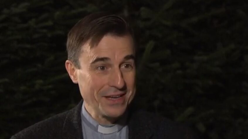 Le chanoine Eric de Beukelaer parle de Noël