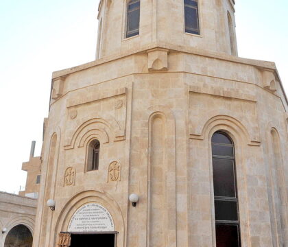 Bachar el-Assad va restaurer l&rsquo;église arménienne de Deir ez-Zor