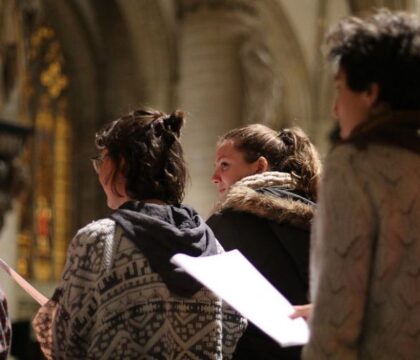 Bâtir un pont lors de la Nuit Blanche Solidaire