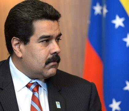 Le pape appelle Maduro à éviter « un bain de sang »