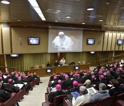 Le Pape inaugure la Rencontre sur la protection des mineurs