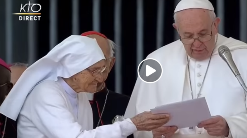 Une sœur missionnaire et sage-femme de 85 ans distinguée par le pape François