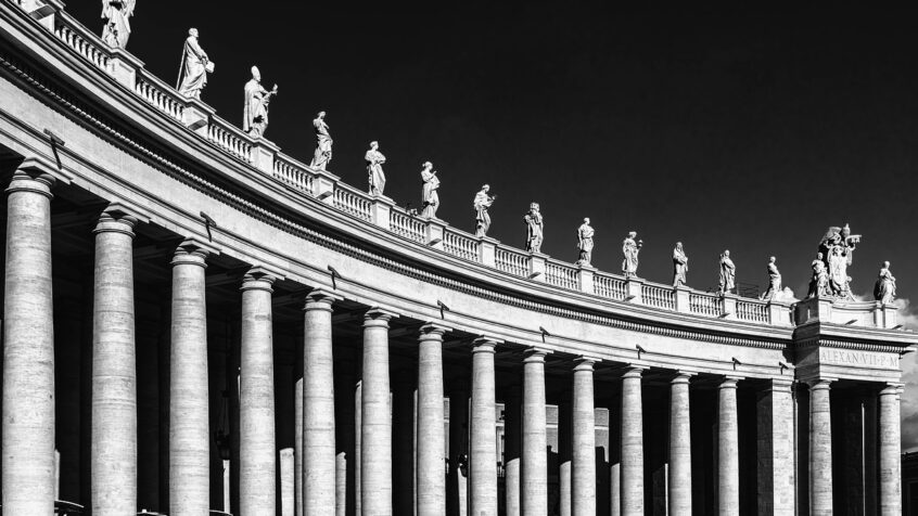 Plus de catholiques, moins de prêtres