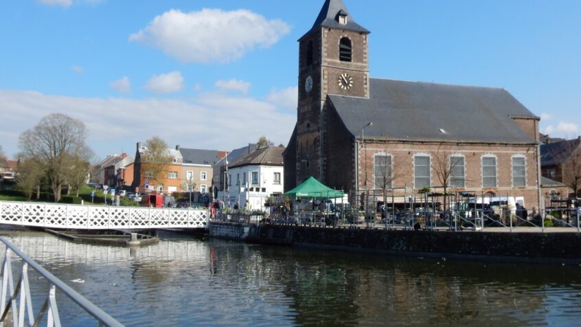 Houdeng-Aimeries : une messe TV au fil de l&rsquo;eau