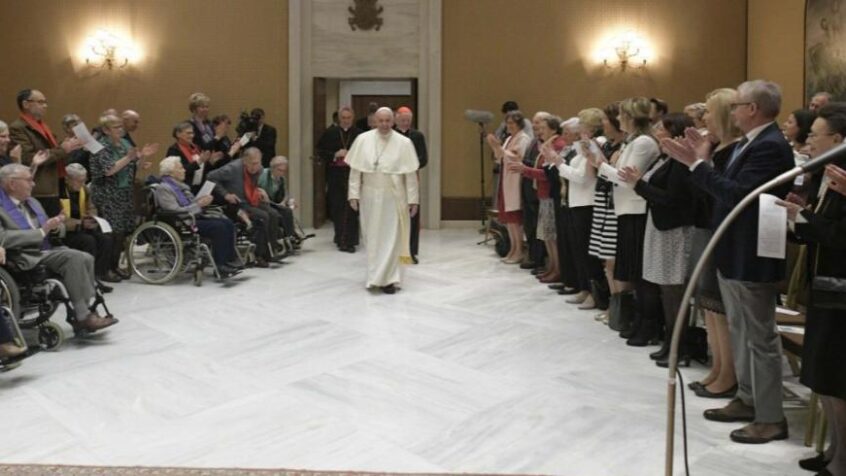 Le pape François reçoit des choristes flamands souffrant d&rsquo;Alzheimer