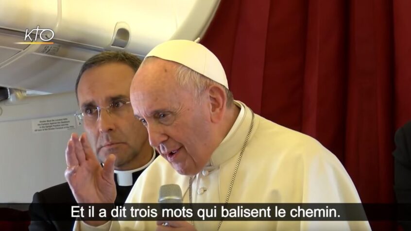 Conférence de presse du pape au retour du Maroc