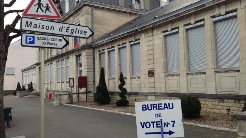 Communication et politique: l&rsquo;Eglise trop réservée?