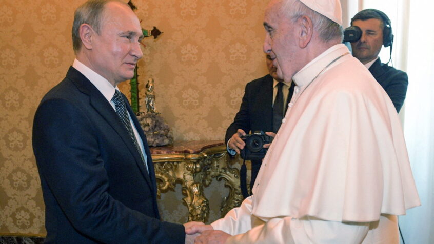 De quoi ont parlé Vladimir Poutine et le pape François  ?