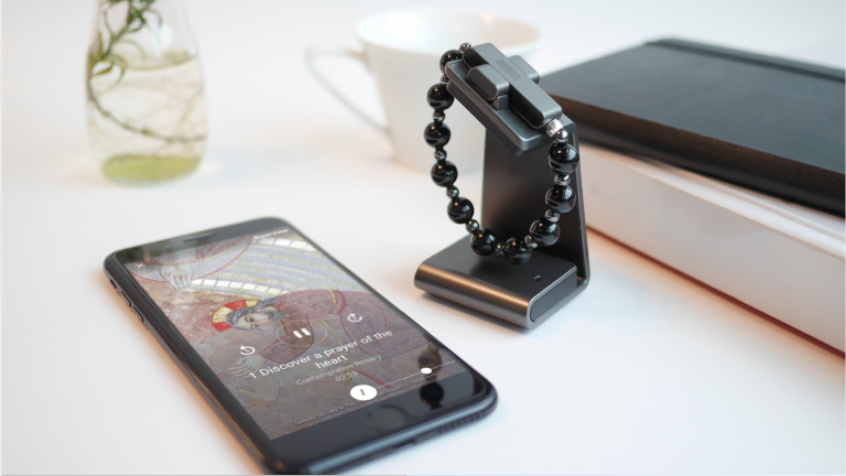 Click to Pray lance le rosaire connecté