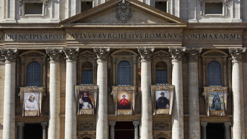Dossier sainteté : Tous saints ? Pas sûr