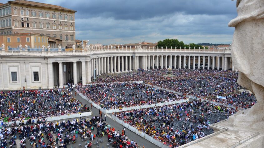 Dans le monde, une personne sur cinq est catholique