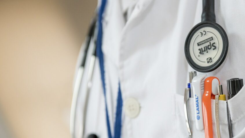 OPINION – Faut-il vraiment forcer les institutions de soins à ce que l’euthanasie se pratique en leurs murs ?