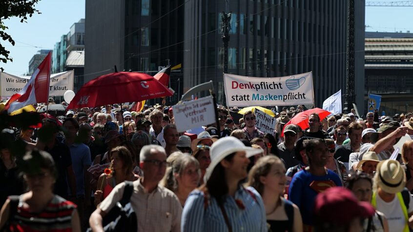 Le port du masque : une population bâillonnée ?