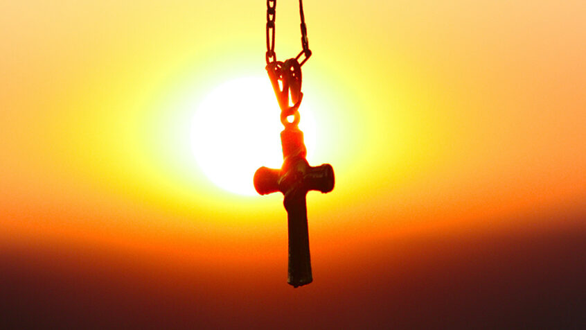 Question d’enfant –  « Tu vas encore regarder Jésus mort ? »
