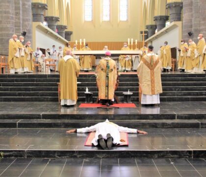 Ordination sacerdotale de Frère Christophe à Maredsous