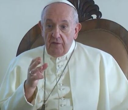 VIDEO – En avril, le pape prie pour les droits fondamentaux