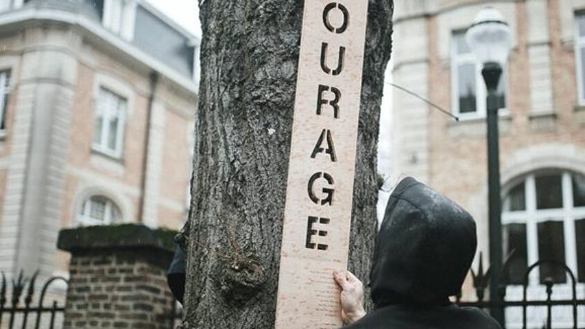 Bruxelles : des écrivains offrent du « courage »