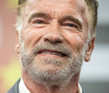 Arnold Scharzenegger évoque son éducation catholique contre Trump