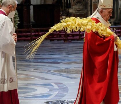 Dimanche des Rameaux: demander la grâce de se laisser étonner par le Christ