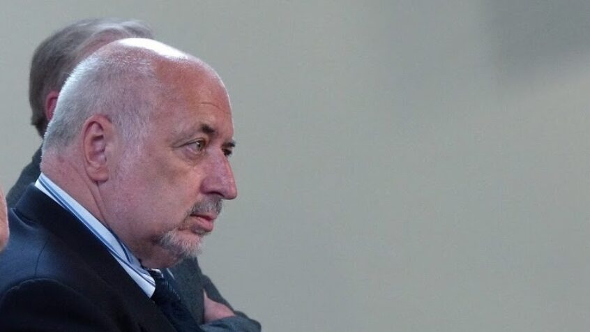 Yvan Tasiaux, homosexuel et chrétien : « je suis déçu ».
