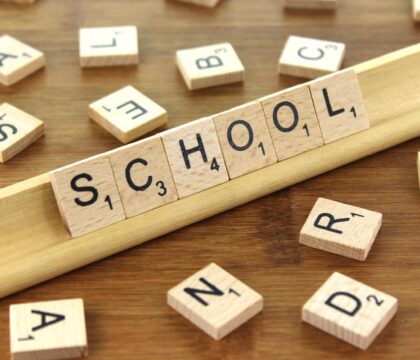 Les écoles, ouvertes ou fermées ? Les familles ont besoin de clarté