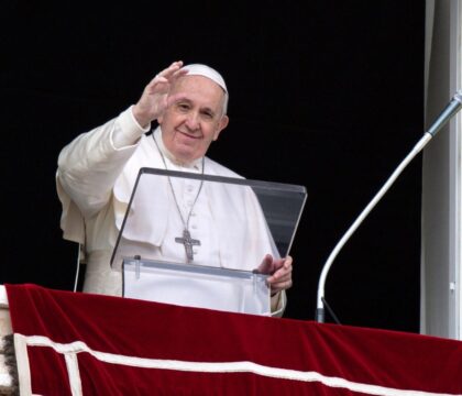 Le pape va de nouveau présider la prière dominicale place Saint-Pierre