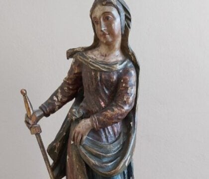 Une statue de sainte Catherine à restituer