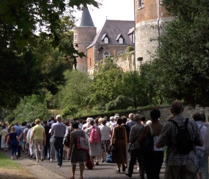 Messe télévisée à Beauraing: marcher vers la « Belle Dame »