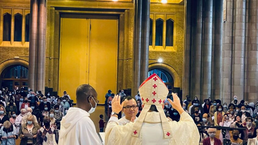 Bruxelles: ordination d&rsquo;un nouveau diacre à la basilique de Koekelberg