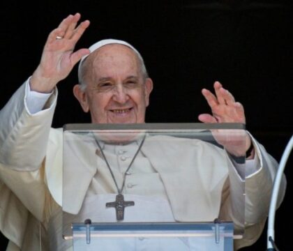 Le pape exhorte à accueillir les réfugiés afghans