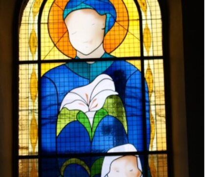 Deux vitraux à l&rsquo;église de Maubray