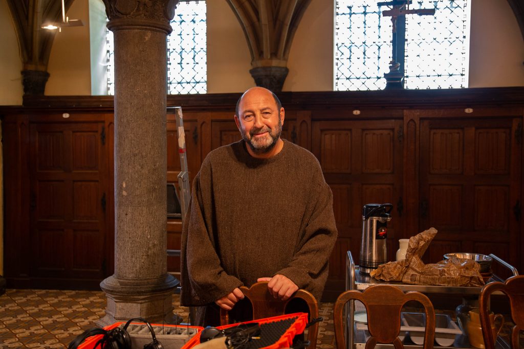 Kad Merad en tournage à la cathédrale de Liège