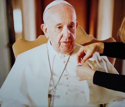 Le pape François se dévoile sur Netflix