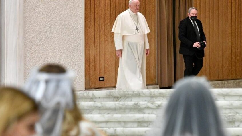 Audience générale: se lier d’amitié avec les saints et les défunts