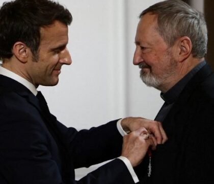 Mgr Pascal Gollnisch a reçu la Légion d’honneur