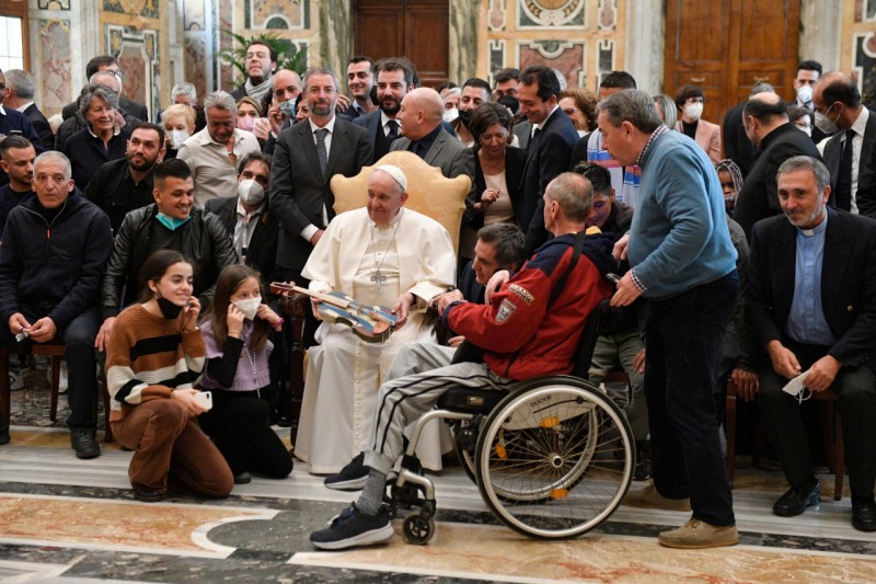 Le pape et le violon de la mer
