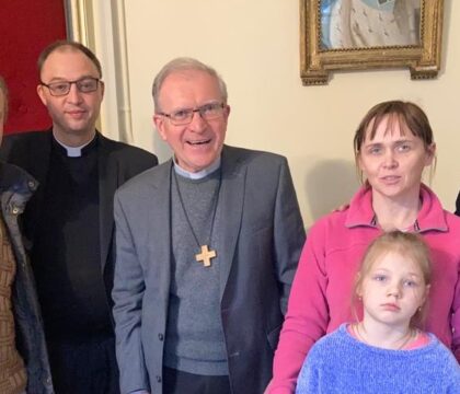 Deux prêtres namurois sont allés porter des dons à la frontière ukrainienne, ils en sont revenus avec une famille réfugiée