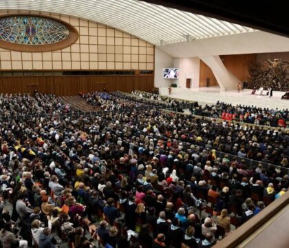 Jan Jambon invite le pape François à Louvain en 2025