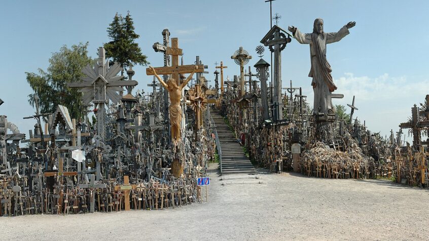 Vendredi saint : la croix à travers les siècles