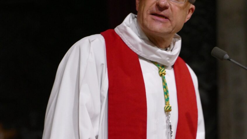 Mgr Éric de Moulins-Beaufort réélu à la tête des évêques de France