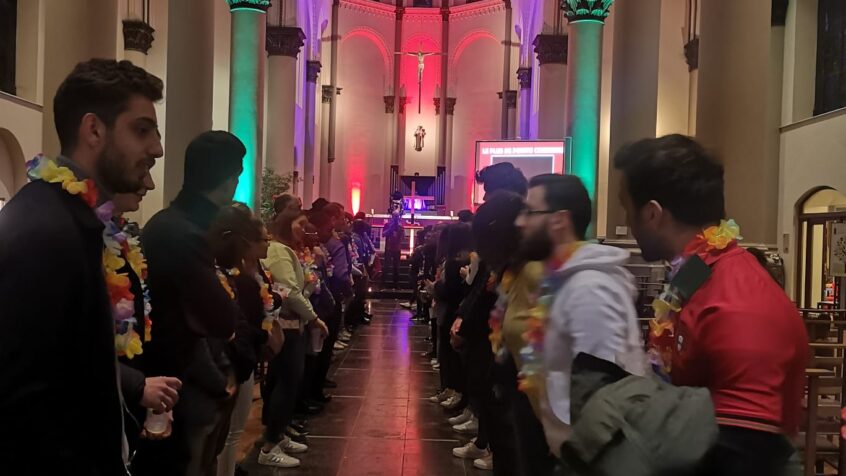 L&rsquo;église des Carmes à Bruxelles s&rsquo;est mise à l&rsquo;heure portugaise le temps d&rsquo;une soirée JMJ